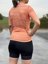 Load image into Gallery viewer, Aero Storm Women Bib Shorts